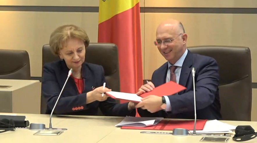 Liderii PSRM și PDM - Zinaida Greceanîi și Pavel Filip au semnat acordul de coaliție